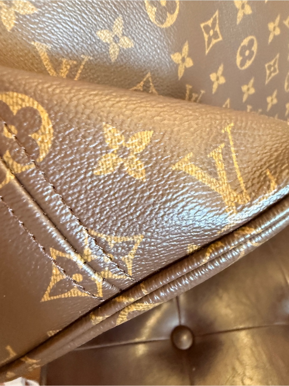 Monogram Neverfull Tote Bag in Brown and Natural Vachetta - Picture 13 of 16